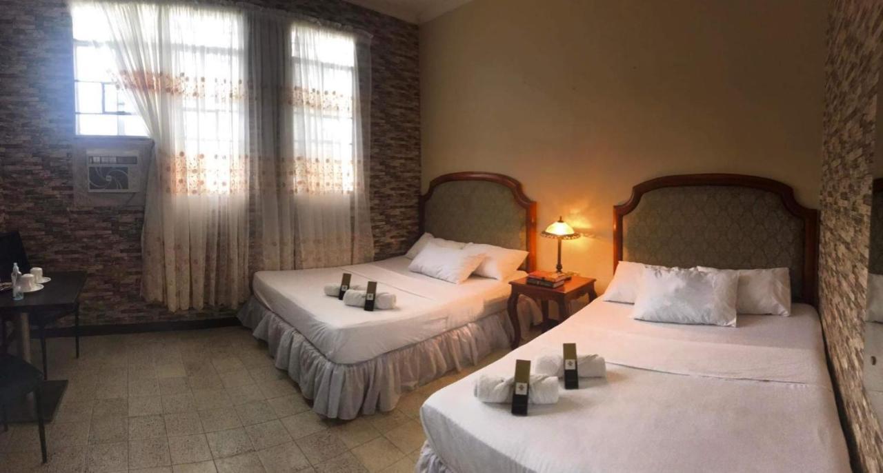 Hiraya Bed And Breakfast Рохас Сити Екстериор снимка